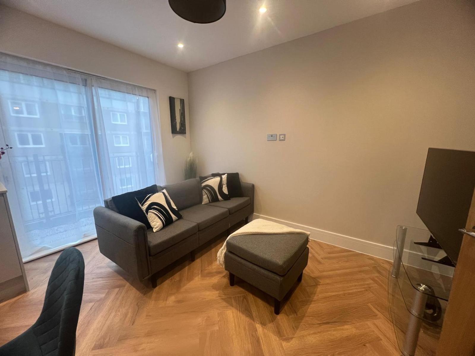 New 2 Bedroom Apartment Rickmansworth Town Centre 외부 사진